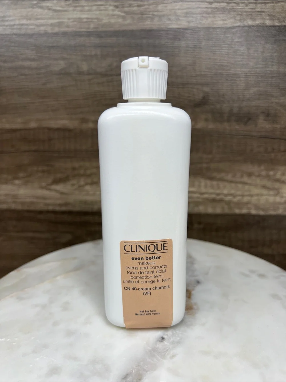 Clinique Even Better Makeup Evens and Corrects Foundation CN 40 Cream Chamois